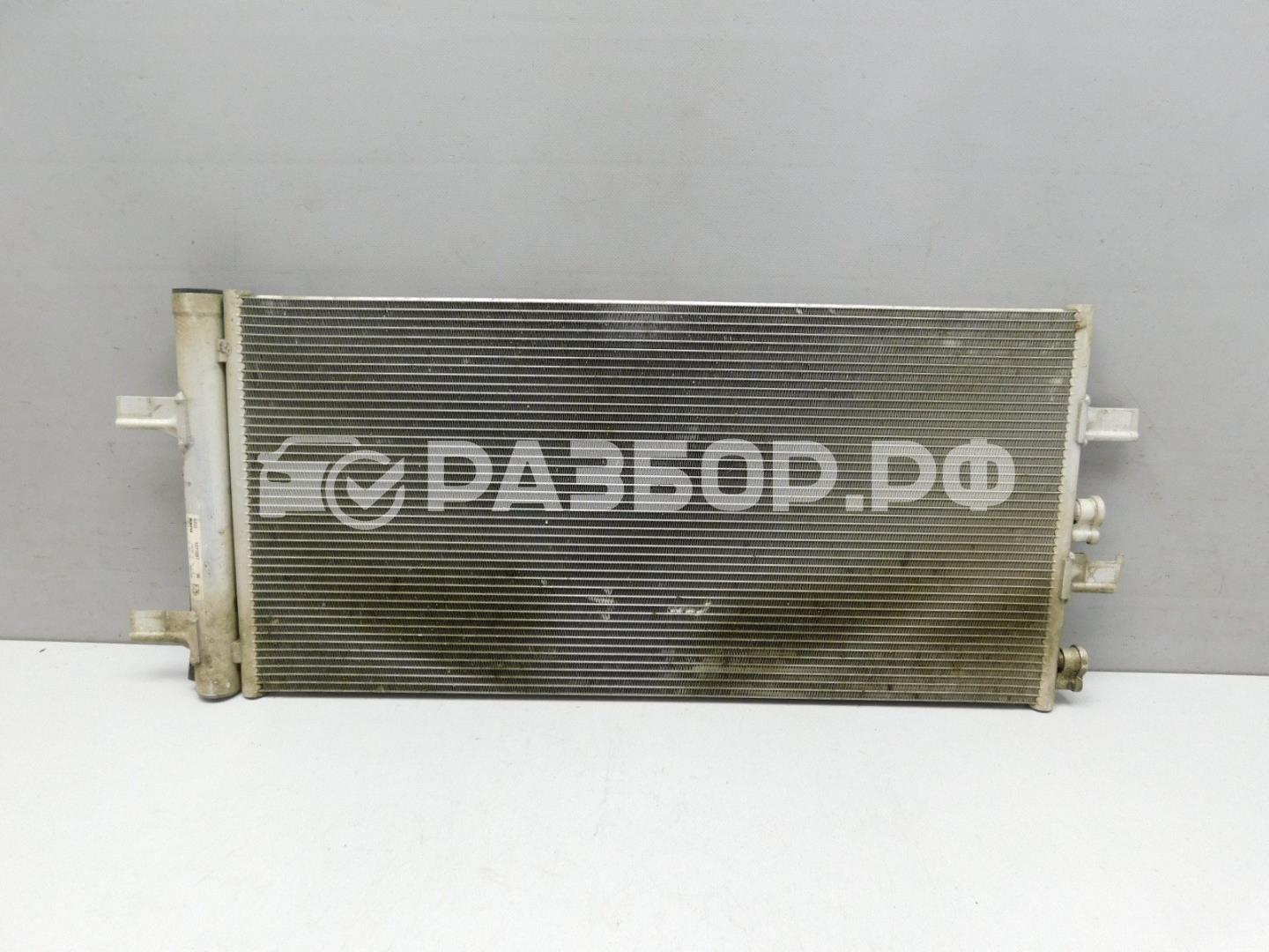 Радиатор кондиционера (конденсер) для X1 F48/49 2015>
